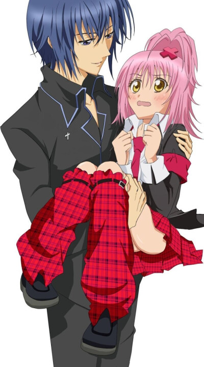 星空迷上了山野，有雾有灯也有归人。