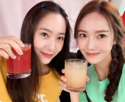 Jessica & Krystal