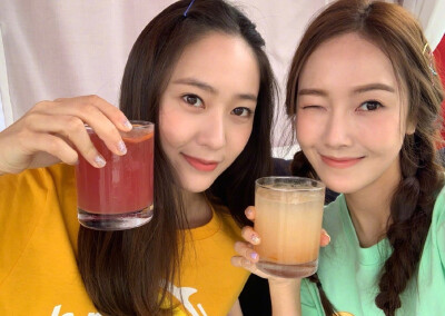 Jessica & Krystal