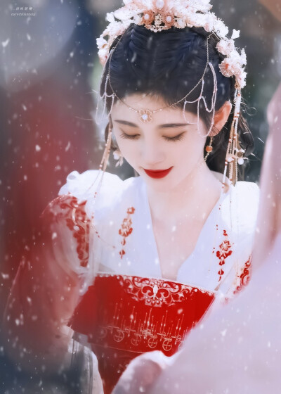 鞠婧祎
©vb-奶味甜糖-