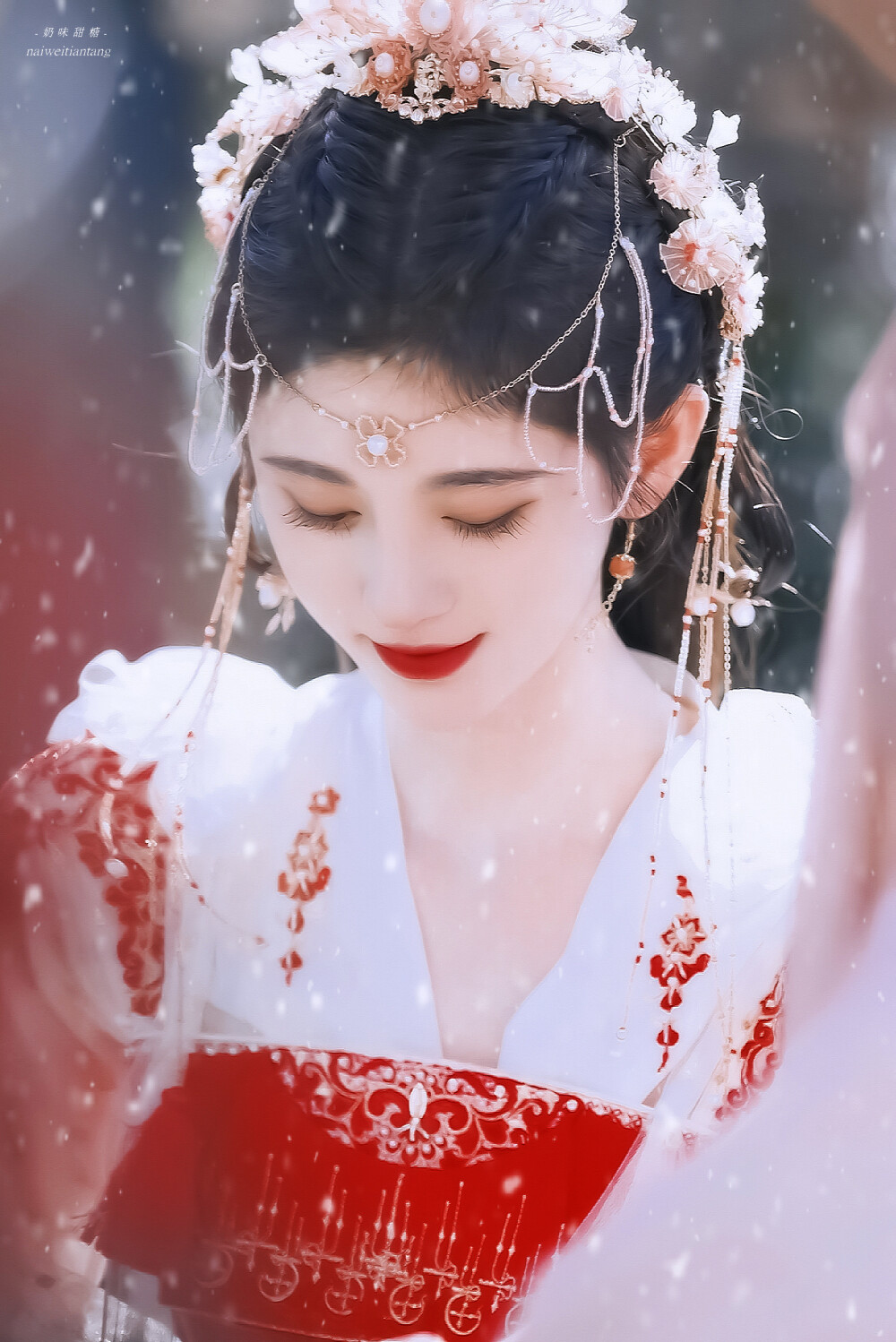 鞠婧祎
©vb-奶味甜糖-