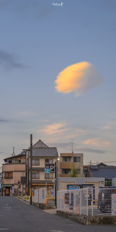 想在浪漫的夕阳下一起散步
「壁纸」