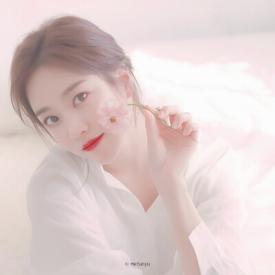 朩乜|曹宝儿
宝藏姐姐也太美了吧