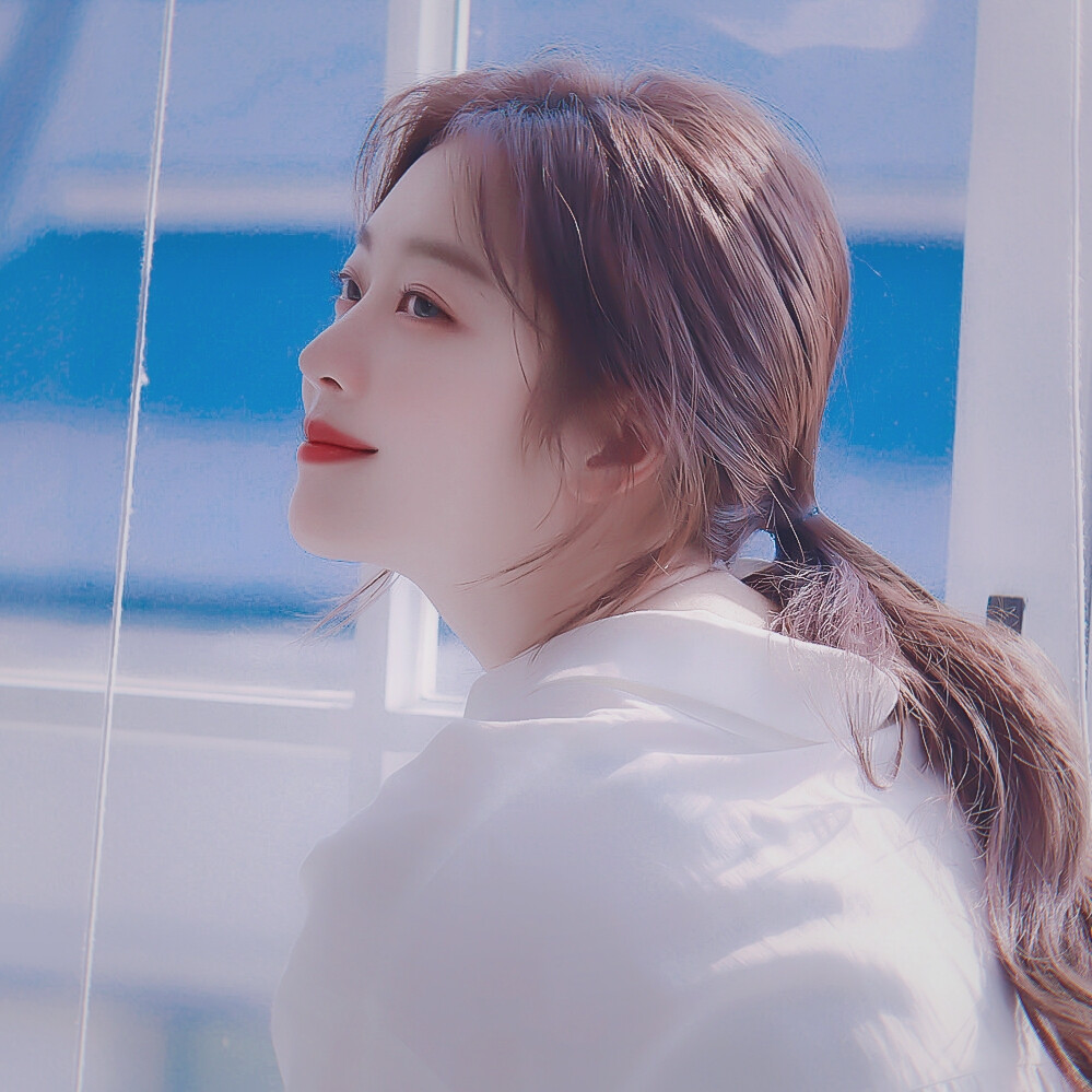 朩乜|曹宝儿
宝藏姐姐也太美了吧