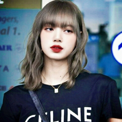 BLACKPINK lisa
三中滤镜哪个好看点呢(⌯꒪꒫꒪)