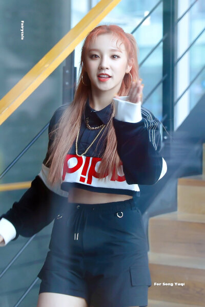 
“宋雨琦就是曲琦最好的文案”