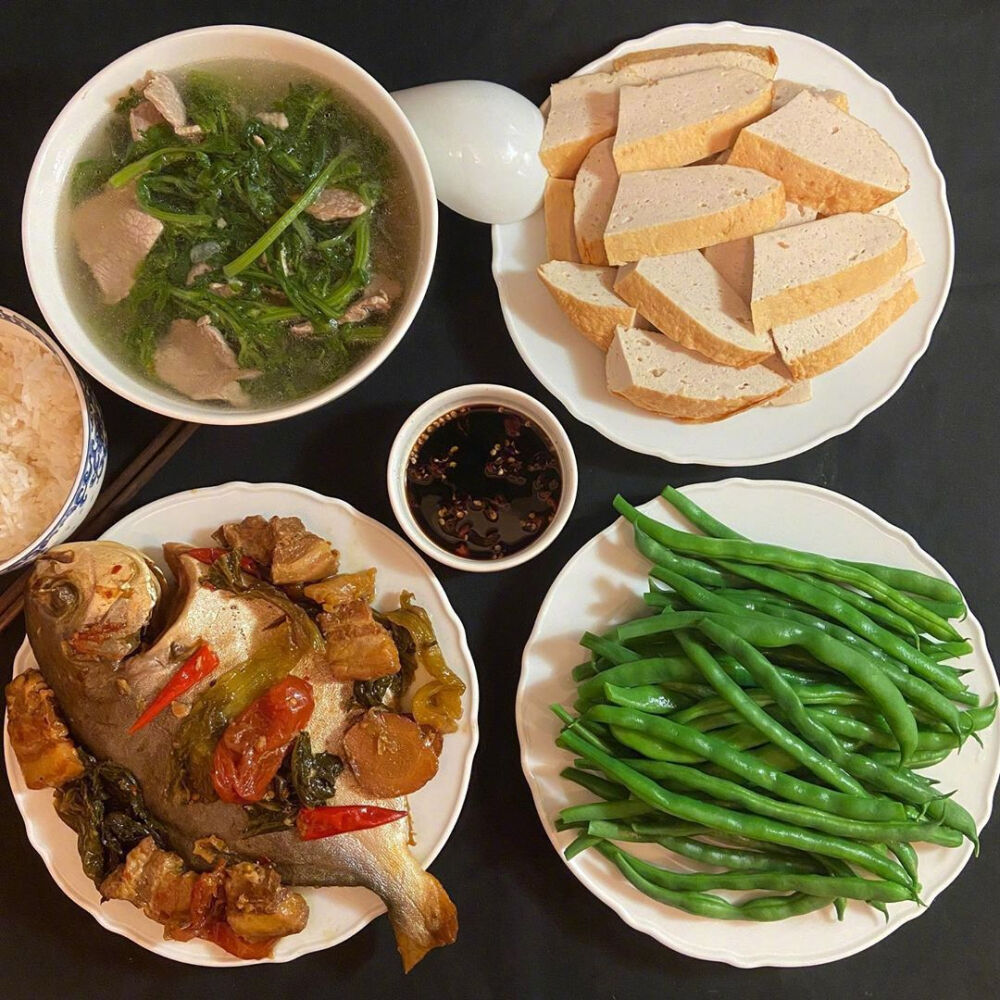 美食 丨三菜一汤一汁
