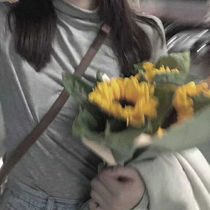 女生头像
青春本来就是马不停蹄的错过和相遇.
礼貌拿图。侵权删。