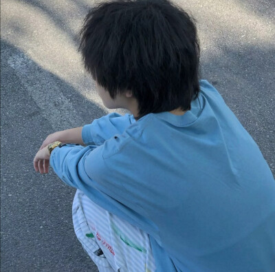 山鸟与鱼不同路 从此山水不相逢.
意思是如果你现在不够优秀 即使遇见了也不配拥有.