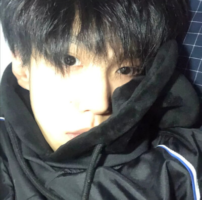 山鸟与鱼不同路 从此山水不相逢.
意思是如果你现在不够优秀 即使遇见了也不配拥有.