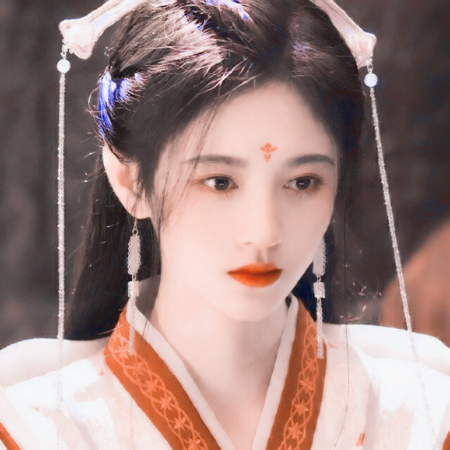 #鞠婧祎
ᴮᵉ ᵃ ˡᵃʸᵐᵃⁿ, ʳᵃᵗⁱᵒⁿᵃˡ ᵗᵒ ᵈᵉˢᵖᵃⁱʳ, ᶠʳᵉᵉ ᶠᵒʳ ˡⁱᶠᵉ.
做个俗人，理智到绝望，自由为一生。
二传标注堆糖软兔缨眠/亓官妍 | 背景dt许淮颂