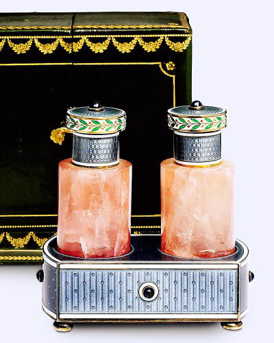 1910年代美好时代卡地亚出品的蔷薇石英蓝宝石珐琅香水瓶