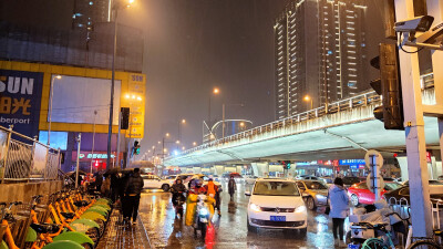 雨天的烟火气