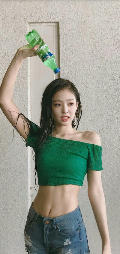 直角肩 blackpink jennie