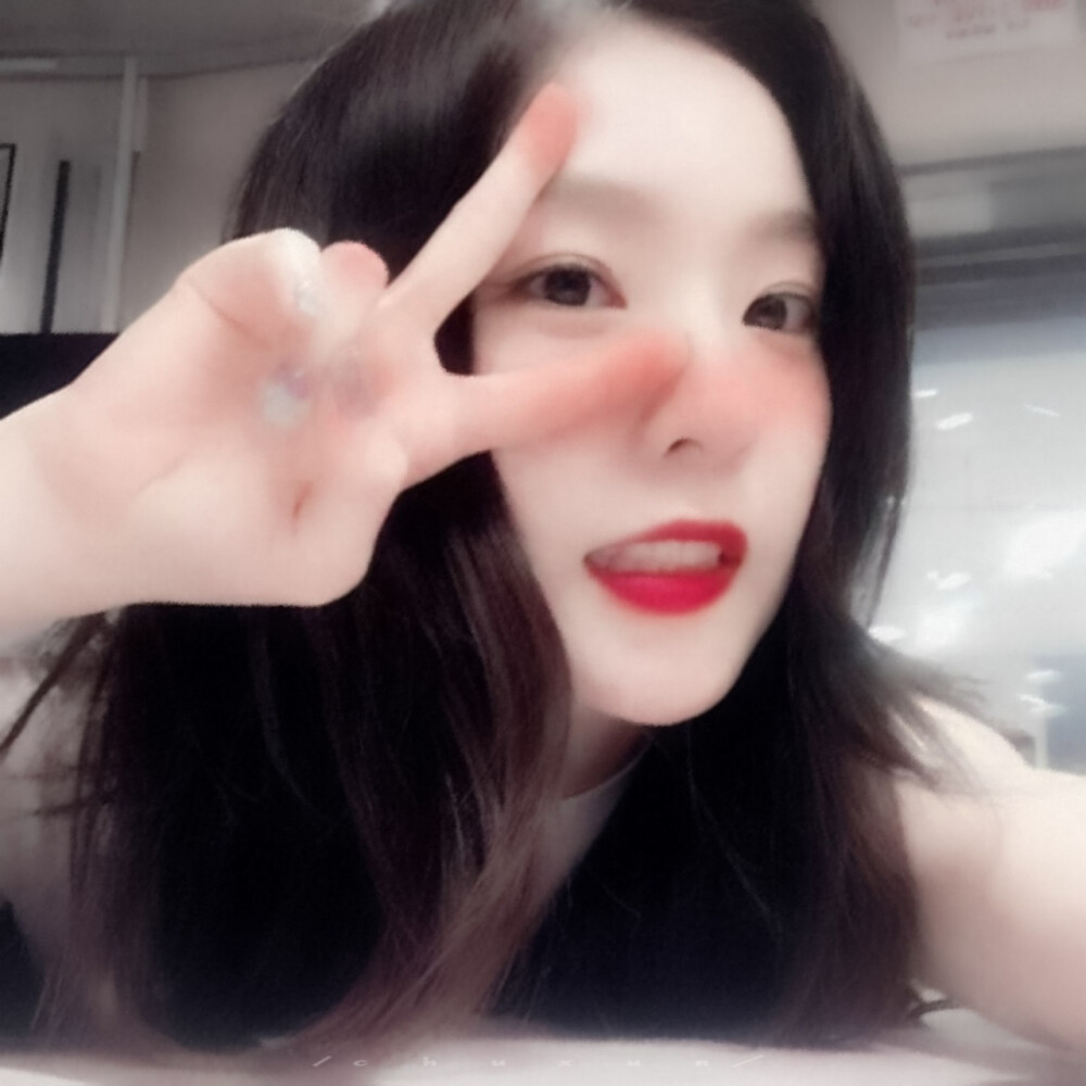 我想它一定也难过,因为你听雨越下越大.