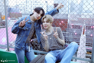 防弹少年团BTS朴智旻田柾国
[Naver Post] 都2021年了 不爱防弹少年团的方法.. 我.. 不知道..! 募集要去看Season Greeting尝鲜第2弹的阿米!