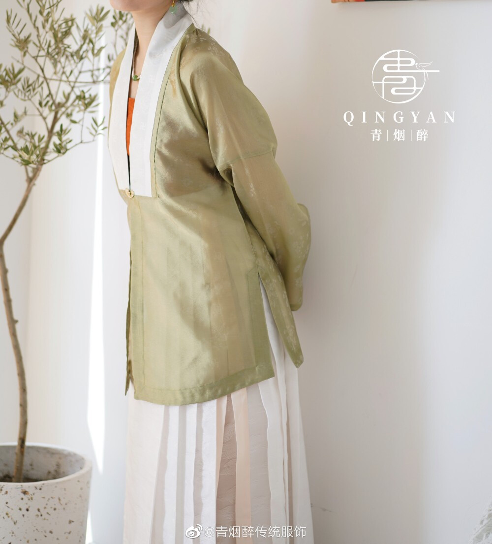 青烟醉明制苍绿色合领衫