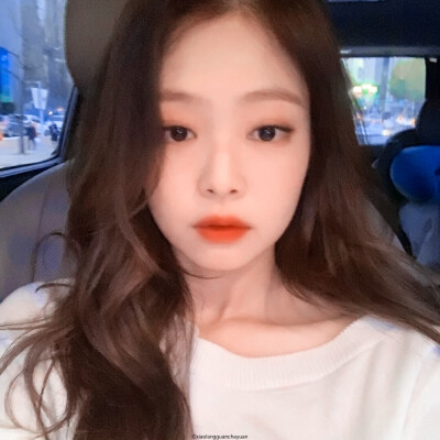 # 覺得自拍很難的Jennie #