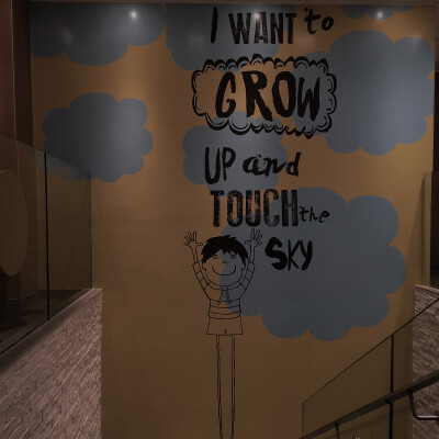 背景图 | 灰色系
我在黄昏写上一封书信，载着落日的余晖和银河的浪漫，寄给你，寄给温柔本身。