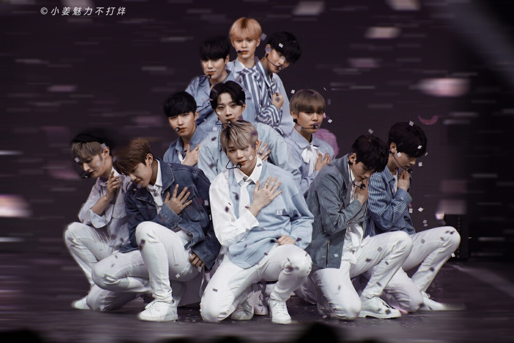 wannaone
©程鑫