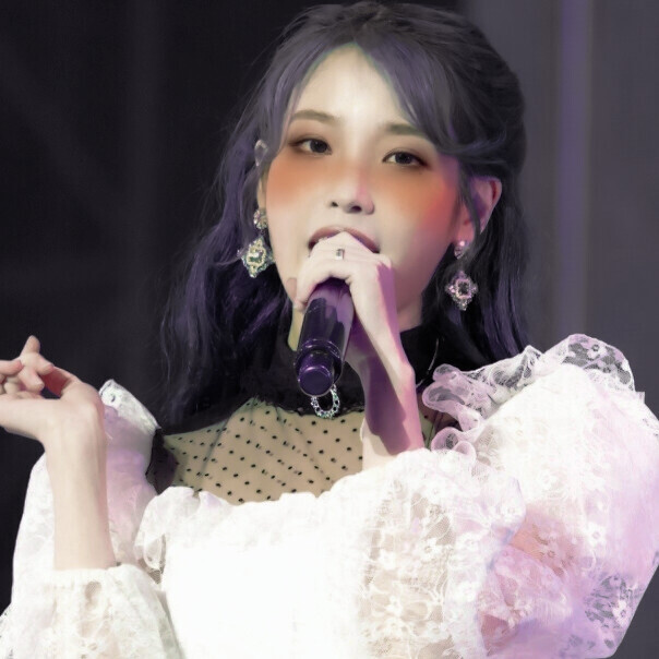 
•欺骗，原谅，欺骗，原谅....没有尽头的循环，永远都是./*宽容换来的爱-
©iu_strawbeerry