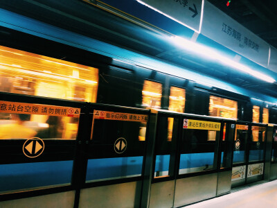 多出去走走吧，遇见不同的人，不同的风景