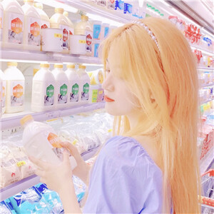 女