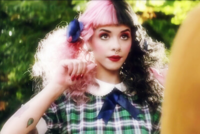 牙牙
Melanie Martinez