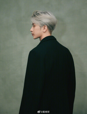 cr:戴唯斯
蔡徐坤