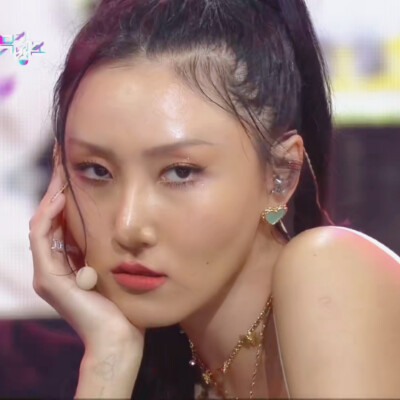 *HwaSa
自截自调-黑崎
禁二改 二转点赞
HwaSa/华莎/安惠真/调色/头像/《Dingga》201113KBS 音乐银行打歌舞台