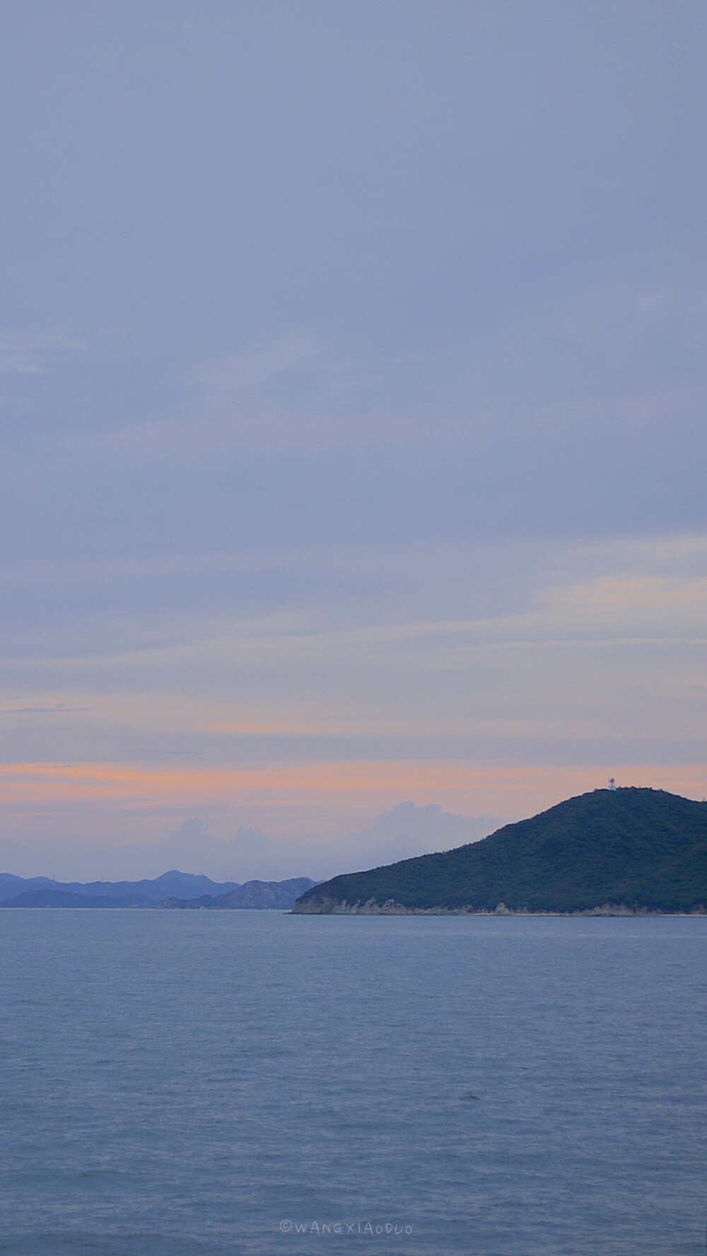 初秋总是温和，日间把夏天留下，日落后还带秋风
摄影@王小多爱生活爱摄影
#微博摄影大赛##摄影不凡# ​​​