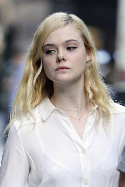 Elle Fanning 