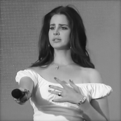 欧美女头
拉娜·德雷（Lana Del Rey）
打雷姐