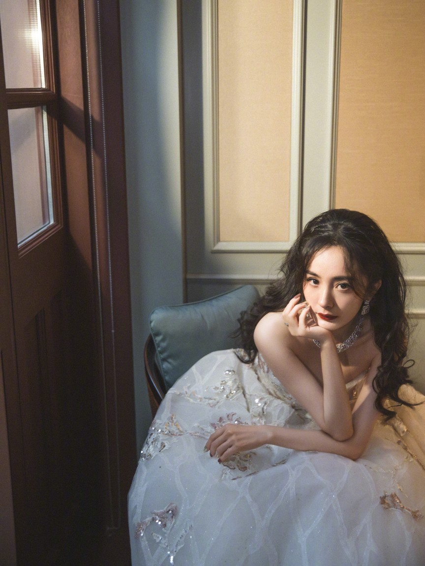 杨幂cosmo时尚盛典look1