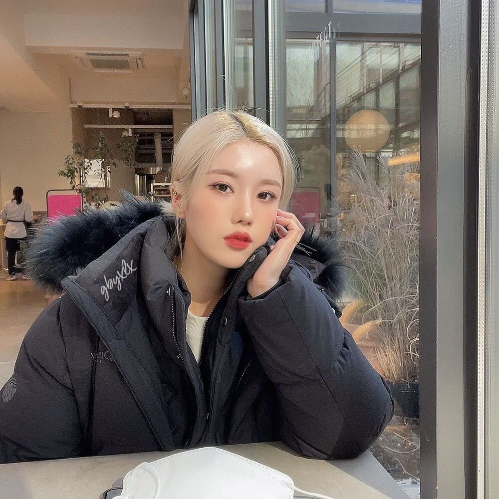 权恩妃 金发真的不错