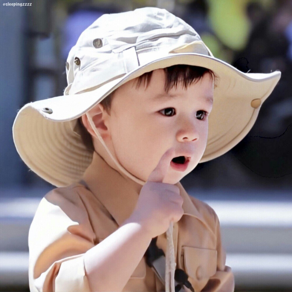 威廉 人间天使郑泰吴 cr.logo