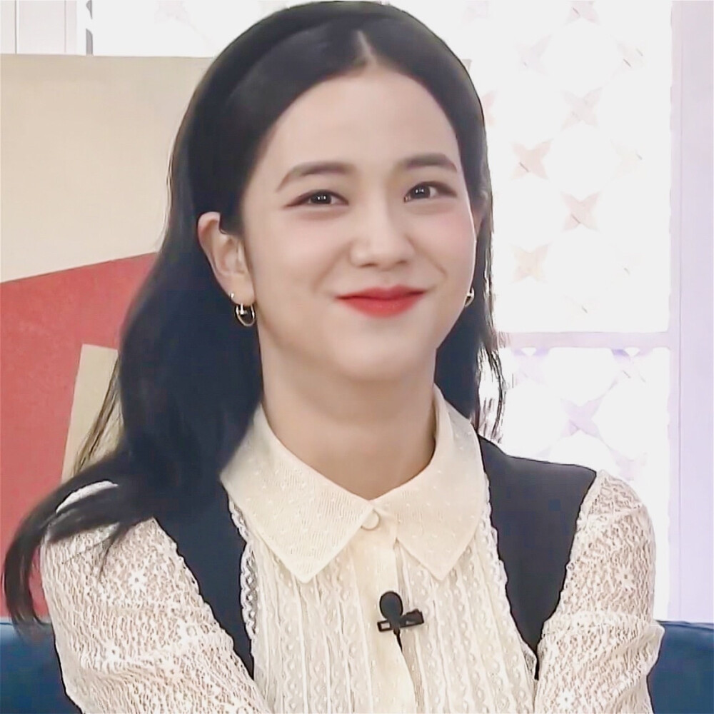 Jisoo 金智秀
cr：金智秀吃草莓吗