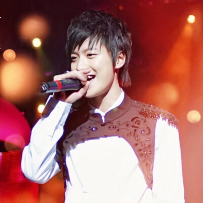 20071207 北京：亚太音乐榜颁奖演唱会，获“年度最受欢迎新劲歌手奖”