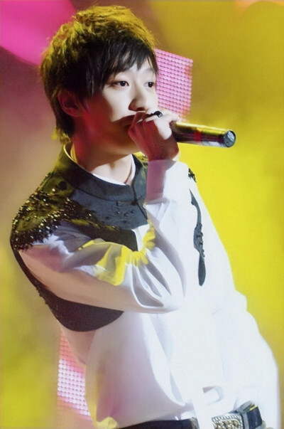 20071207 北京：亚太音乐榜颁奖演唱会，获“年度最受欢迎新劲歌手奖”