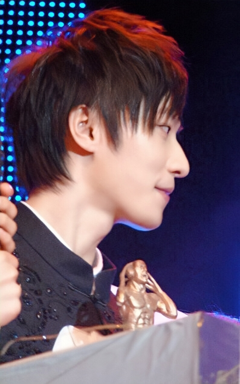 20071207 北京：亚太音乐榜颁奖演唱会，获“年度最受欢迎新劲歌手奖”