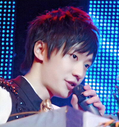 20071207 北京：亚太音乐榜颁奖演唱会，获“年度最受欢迎新劲歌手奖”