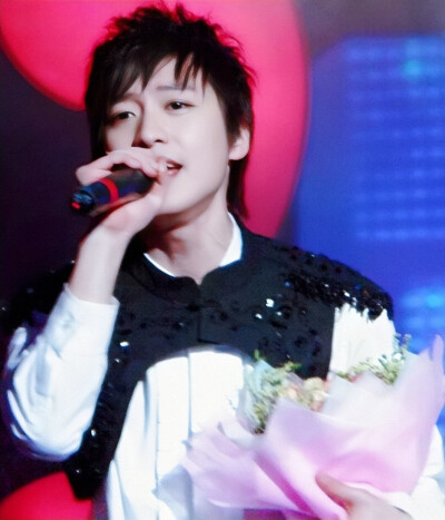 20071207 北京：亚太音乐榜颁奖演唱会，获“年度最受欢迎新劲歌手奖”