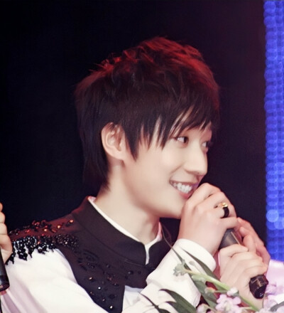 20071207 北京：亚太音乐榜颁奖演唱会，获“年度最受欢迎新劲歌手奖”