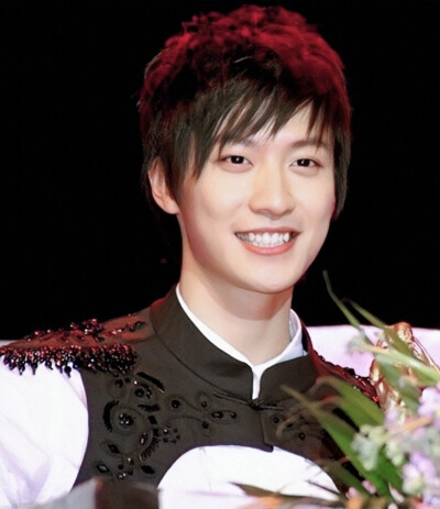 20071207 北京：亚太音乐榜颁奖演唱会，获“年度最受欢迎新劲歌手奖”