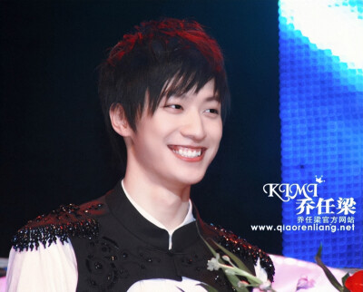 20071207 北京：亚太音乐榜颁奖演唱会，获“年度最受欢迎新劲歌手奖”