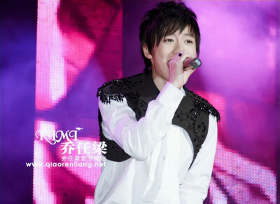 20071207 北京：亚太音乐榜颁奖演唱会，获“年度最受欢迎新劲歌手奖”