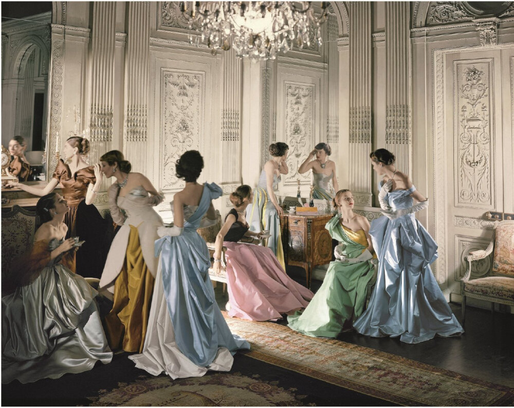 英国时尚摄影师Cecil Beaton1948年为《Vogue》拍摄的Charles James礼服大片