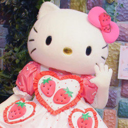 helloKitty不再是小短手拉