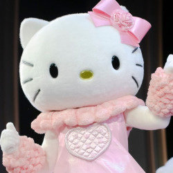 helloKitty不再是小短手拉