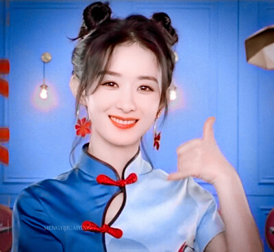 赵丽颖
cr梦依就爱颖